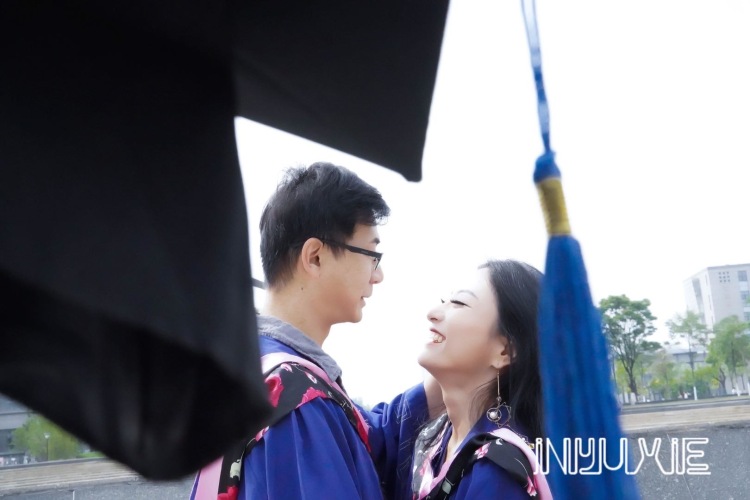 JoJo谢欣宇🍼-湖南省·长沙市·开福区--分享去年拍的一组毕业照
具体的约拍事宜可以看看另一个帖子喔！
