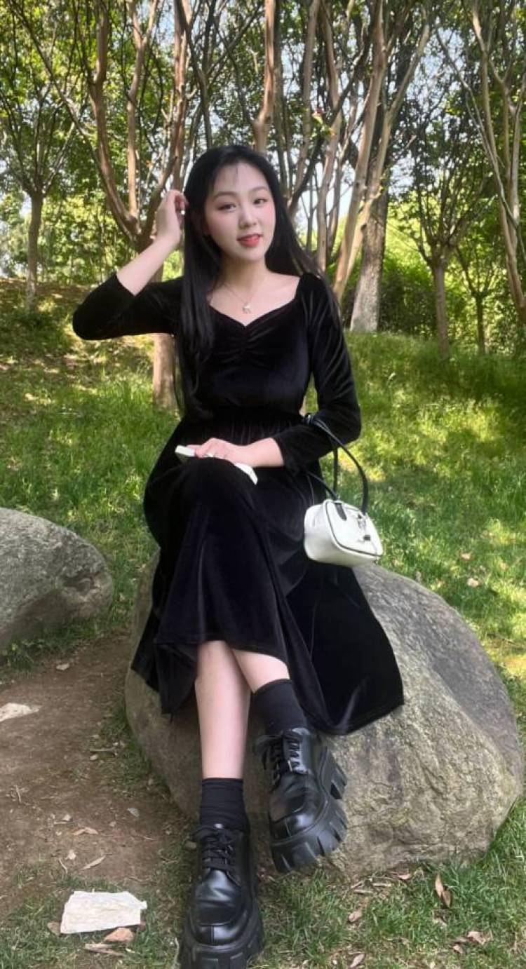 晚风-江西省·南昌市·南昌县--接寄拍！🙋 费用协商
可甜可盐！什么风格都可以！
身高168  体重122🌹