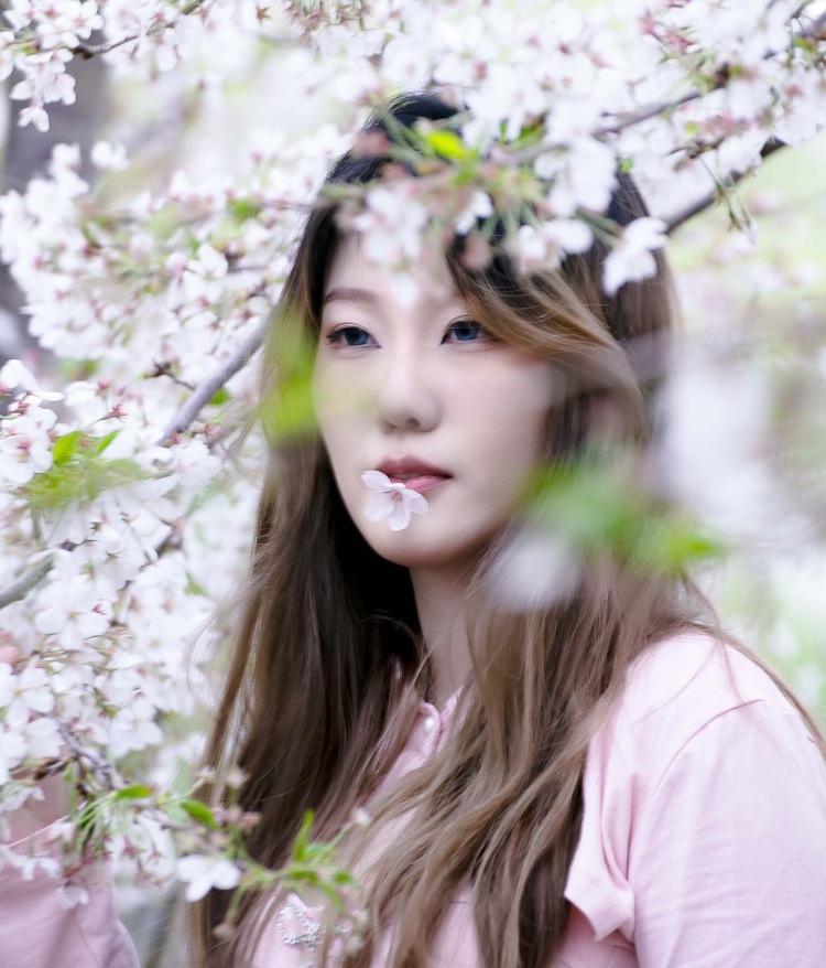 凯-北京市·北京市·石景山区--迟来的照片，樱花季节的时候在玉渊潭拍的，花美人更美，希望有漂亮的小姐姐一起互勉呀