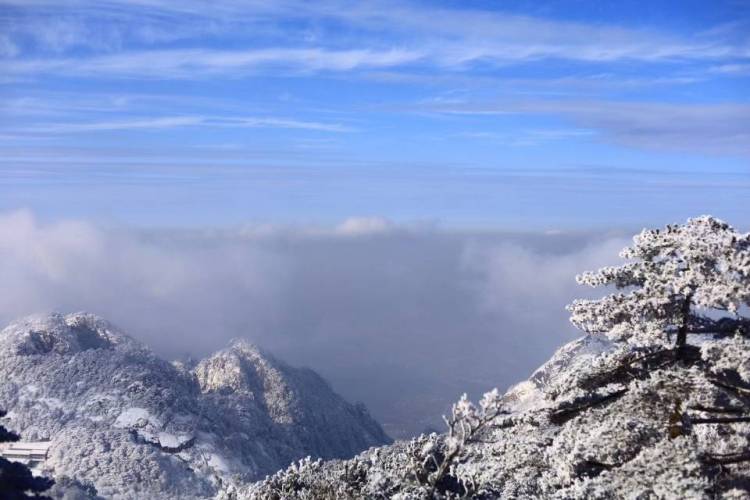 黄山风景区-安徽省·黄山市·黄山区-“天下第一奇山”黄山，五岳归来不看山，黄山归来不看岳，盛名之下无虚士，一片白雪皑皑，美不胜收