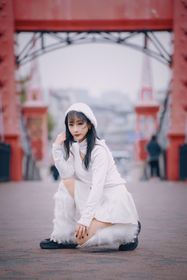 华阳滨河花园-南门-四川省·成都市·双流区-仿英国伦敦桥，整座桥3个桥墩…附近还有公园…………除了天气稍微冷以外，还行…………