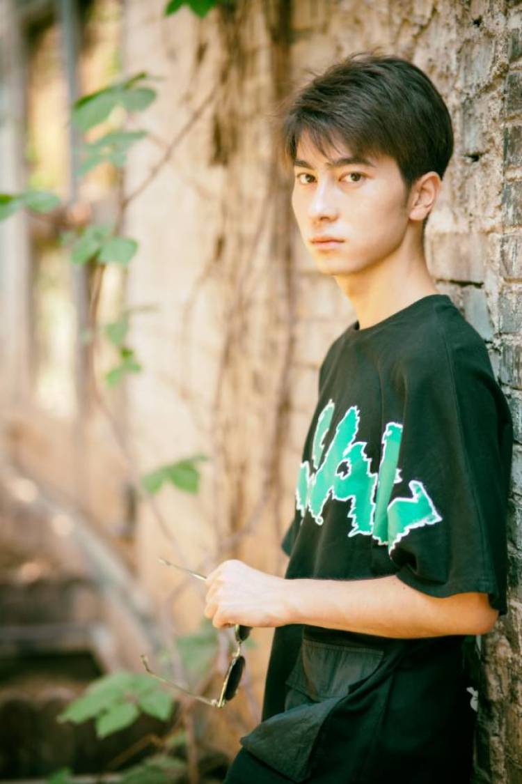 老钢厂设计创意产业园-陕西省·西安市·碑林区-很有感觉的地方,可以拍一些文艺照片,大家可以去看看。一定有你想要的风格