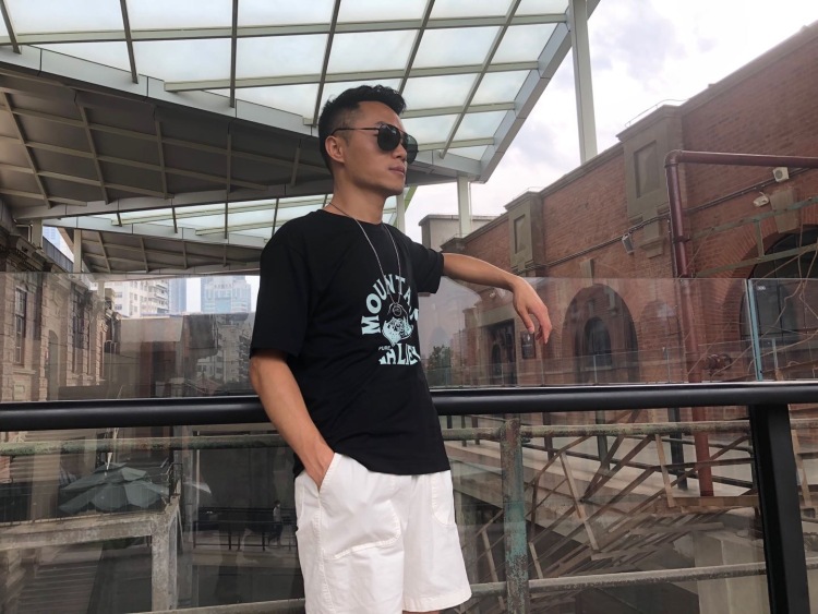 平和打包厂旧址-湖北省·武汉市·武昌区-适合工业风 暗黑系 等风格 是个网红打卡点
地址很好找 就在江汉路 随便问个人都可以之路找到