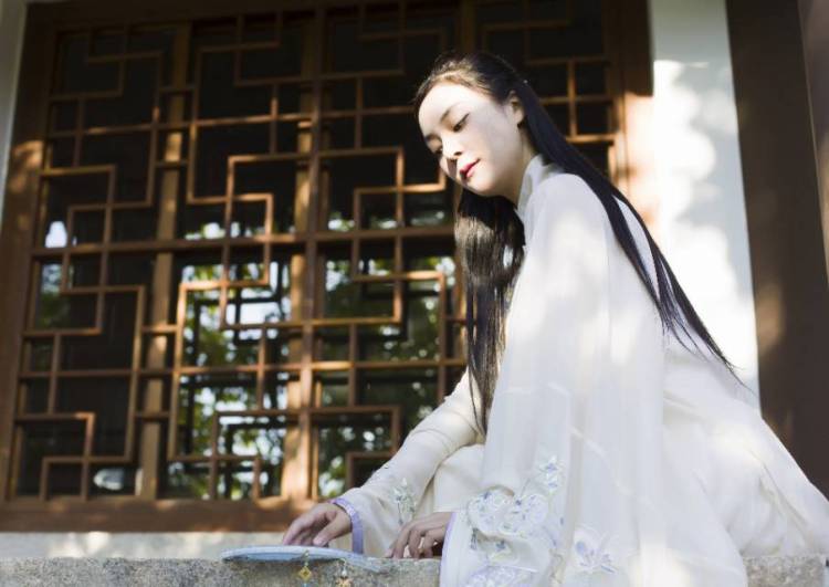 鸿山寺-福建省·厦门市·思明区-这里比较小，可拍摄的地方不多。但是也能出片。我是不怎么拍汉服。如果有喜欢拍汉服的可以去拍拍看，这里要从一楼的电梯上五楼，